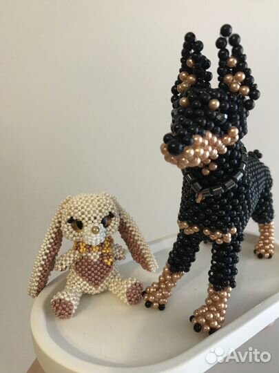 Доберман из бисера