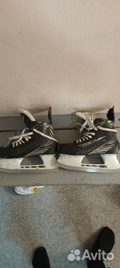 Коньки хоккейные