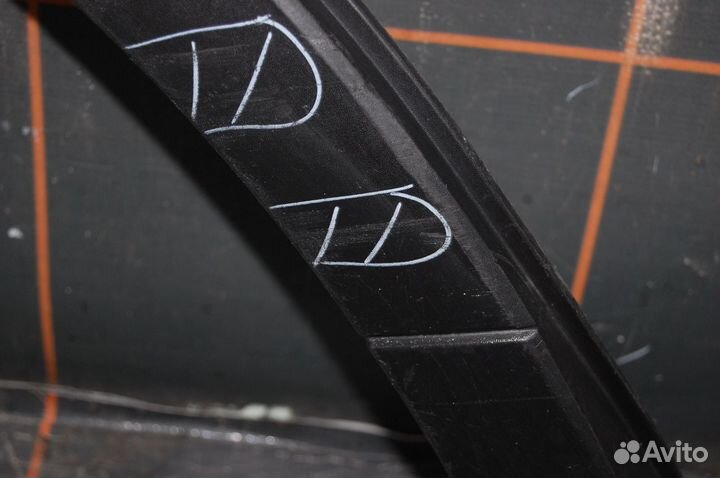 Накладка крыла заднего правого - Ford Explorer5