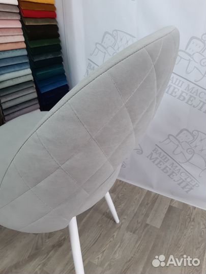 Стулья Марк светло серые опора белая