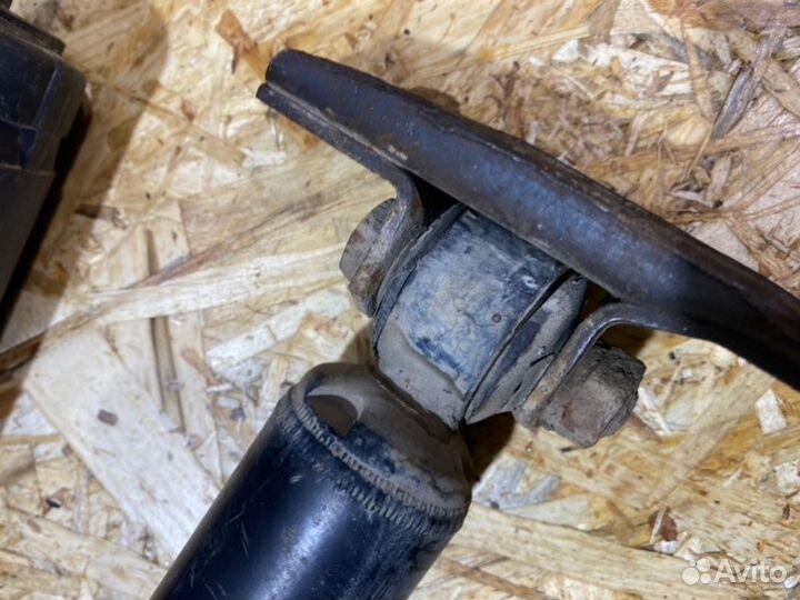 Амортизатор передний Ваз 2106