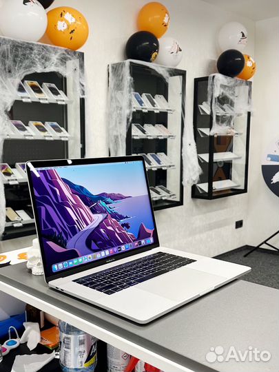 MacBook Pro 15 2017 i7 16/256 GB рассрочка