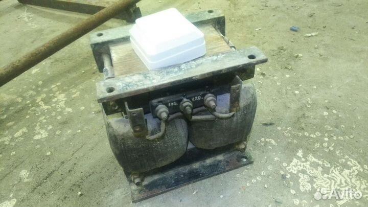 Понижающий трансформатор 380/220 в. на 12 вольт