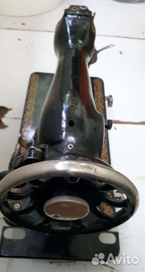 Швейная машинка ножная