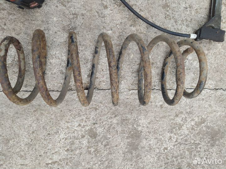 Пружина передняя audi 80