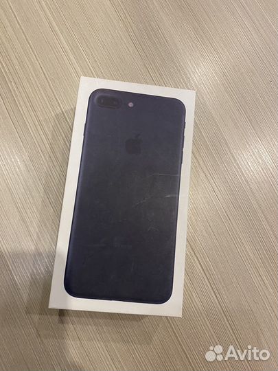 Коробка из под iPhone 7 plus с наушниками