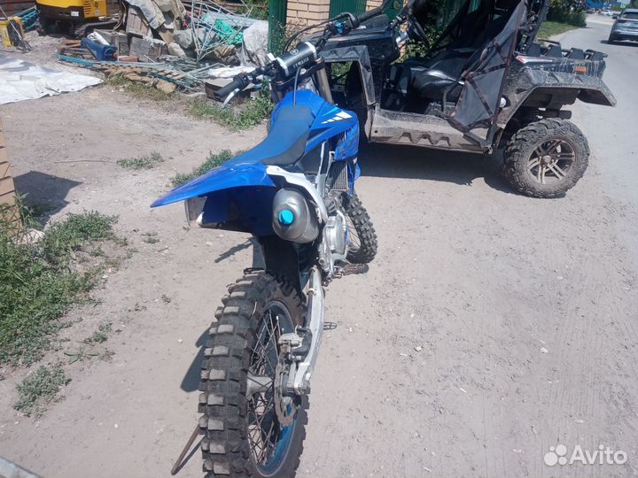 Кроссовый мотоцикл