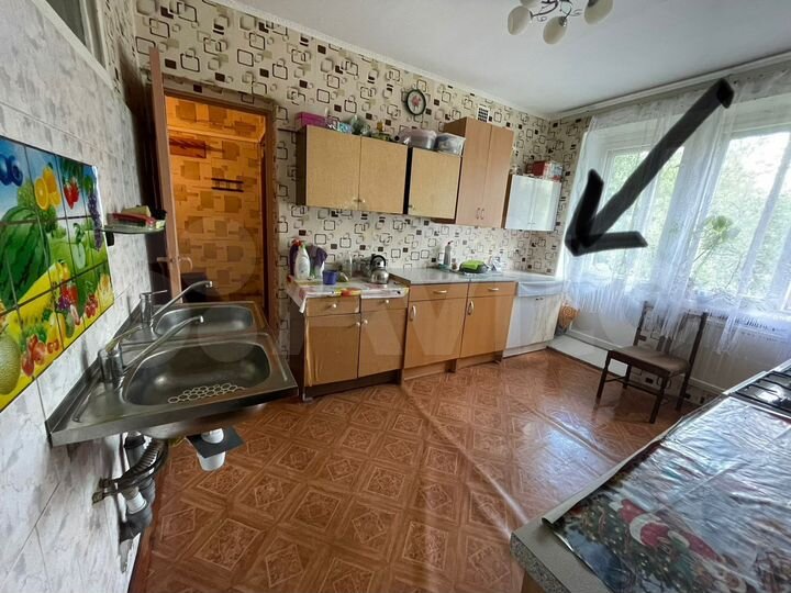 Комната 17 м² в 8-к., 2/9 эт.