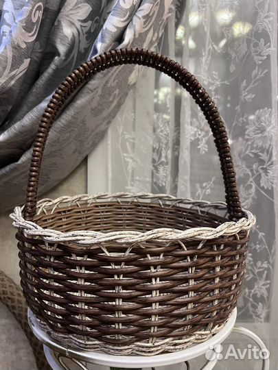 Корзина плетеная из ротанга