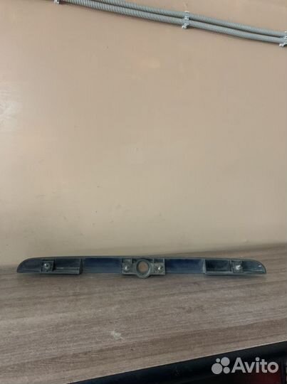 Накладка крышки багажника Каризма Седан