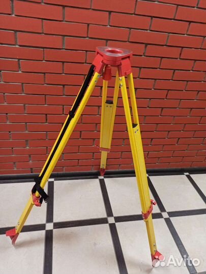 Штатив геодезический SJW20