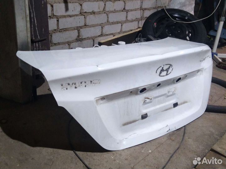 Крышка багажника hyundai solaris1