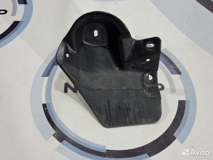 Брызговик задний левый Skoda Superb