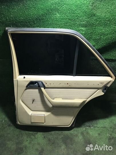 Дверь задняя правая Mercedes-Benz E-Class W124