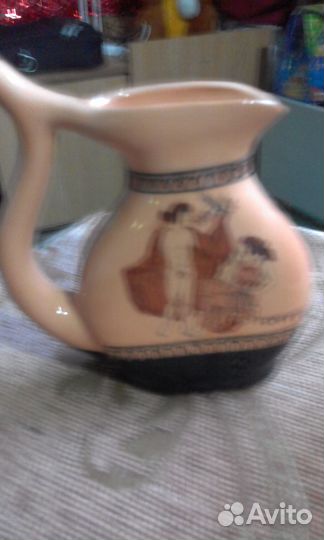 Вазы из глины в древнегреческом стиле