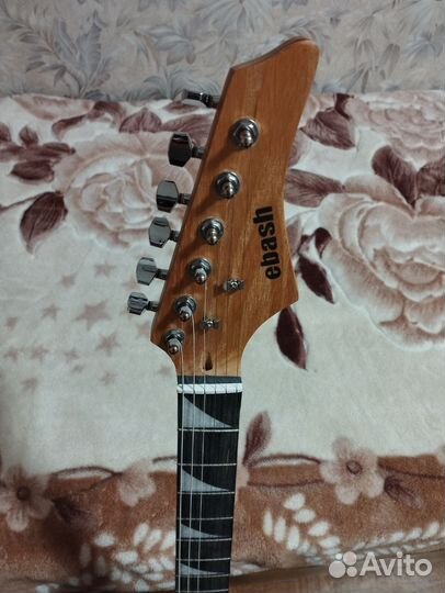 Электрогитара с комбоусилителем