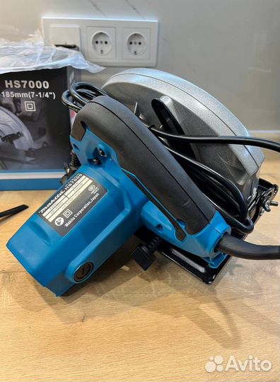 Циркулярная пила «Обезьянка» Makita HS7000 185 мм