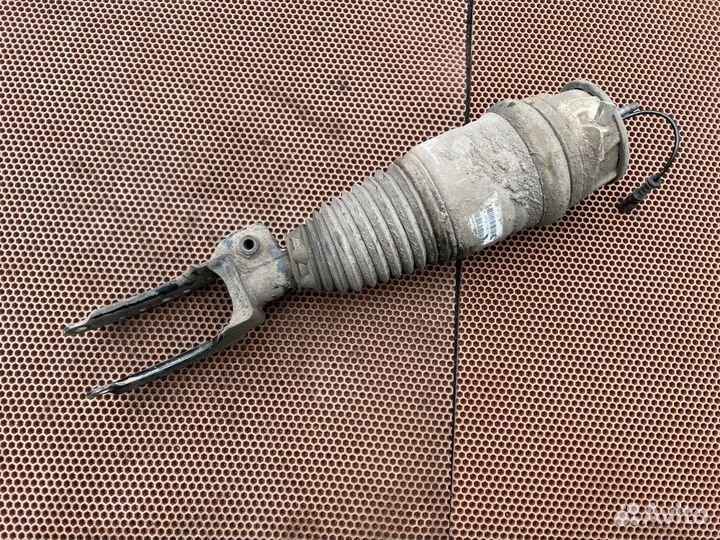 Porsche cayenne e2 пневмо стойка перед лев