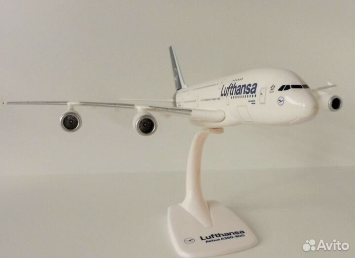 Модель самолета Airbus 380-800 Lufthansa 1:250 Her