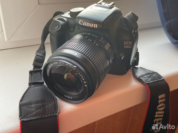 Зеркальный фотоаппарат Canon EOS 1100D