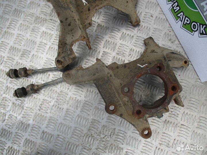 Кулак поворотный задний левый и правый Форд Куга 1