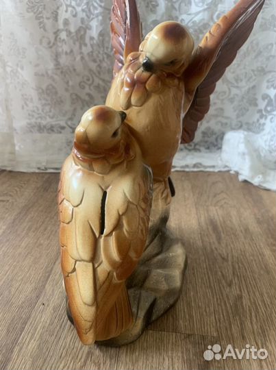 Статуэтка-копилка «Любовь и голуби»
