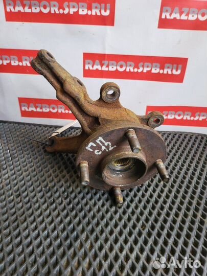 Кулак поворотный передний правый Nissan Almera