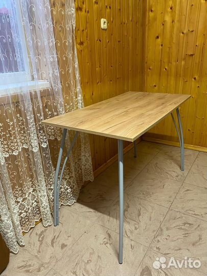 Стол обеденный