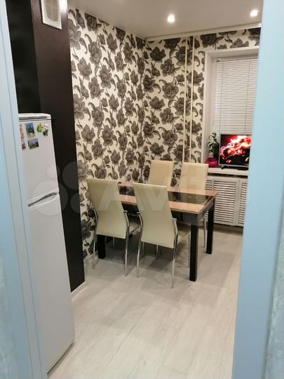 2-к. квартира, 56 м², 2/5 эт.