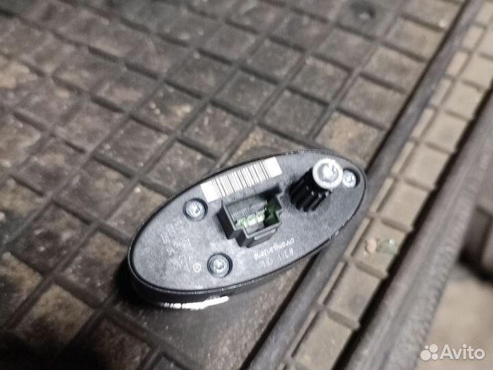 Мерседес W211 кнопка багажника