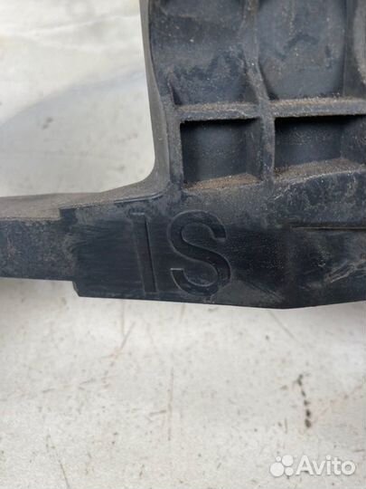 Кронштейн фары передний правый Lexus Is250 XE20