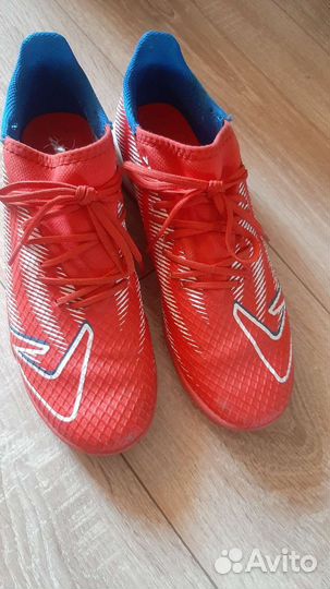 Футбольные бутсы на подростка