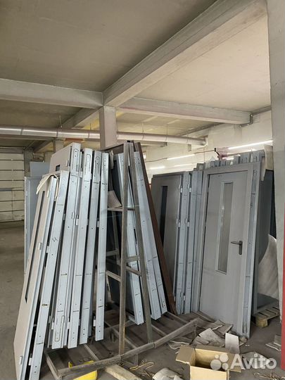 Тамбурная входная дверь