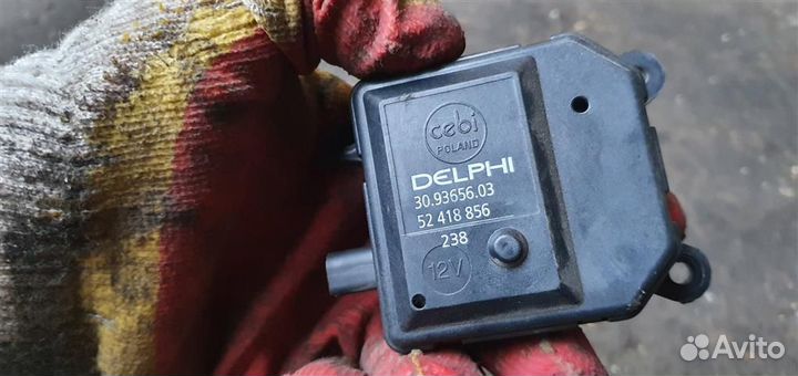 Моторчик привода заслонок отопителя Opel Astra H