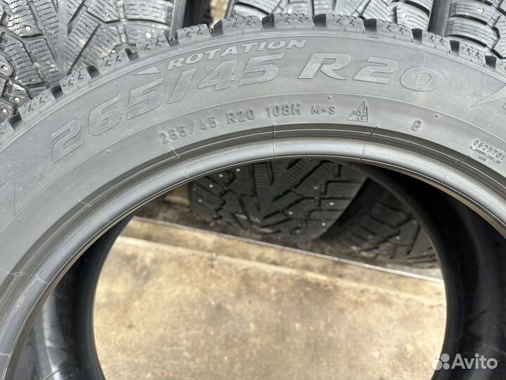 Pirelli Ice Zero 265/45 R20 и 295/40 R20