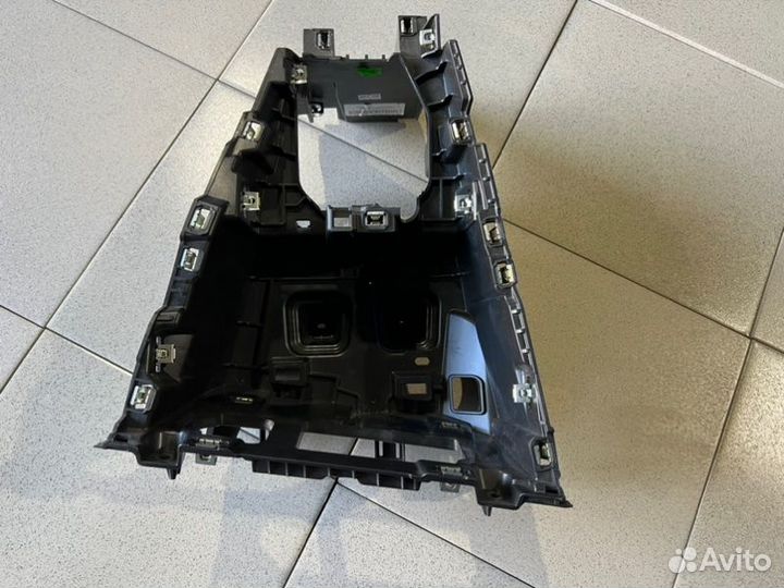 Кронштейн (сопут. товар) Renault Arkana пробег 46