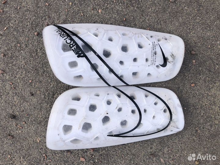 Щитки nike mercurial(найк меркуриал) белые