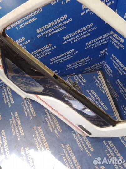 Передняя левая дверь. Isuzu Elf грузовой 4BE1 1996