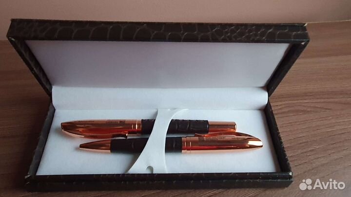 Набор из 2х ручек в подарочной коробке