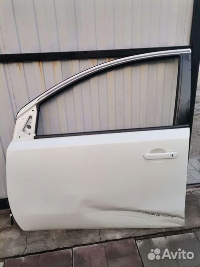 Левая передняя дверь на ниссан ноте