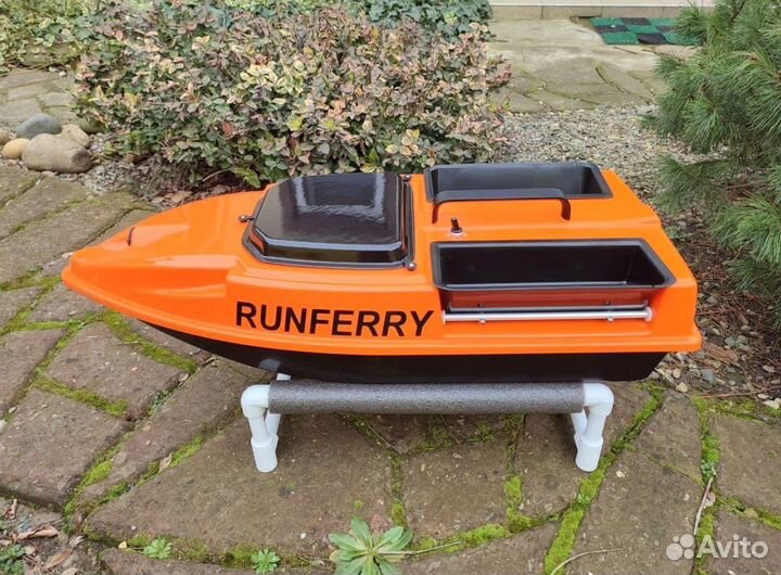 Прикормочный карповый кораблик Ранферри Speed V4