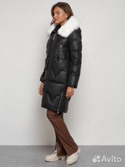 Пальто утепленное с капюшоном зимнее женское черно