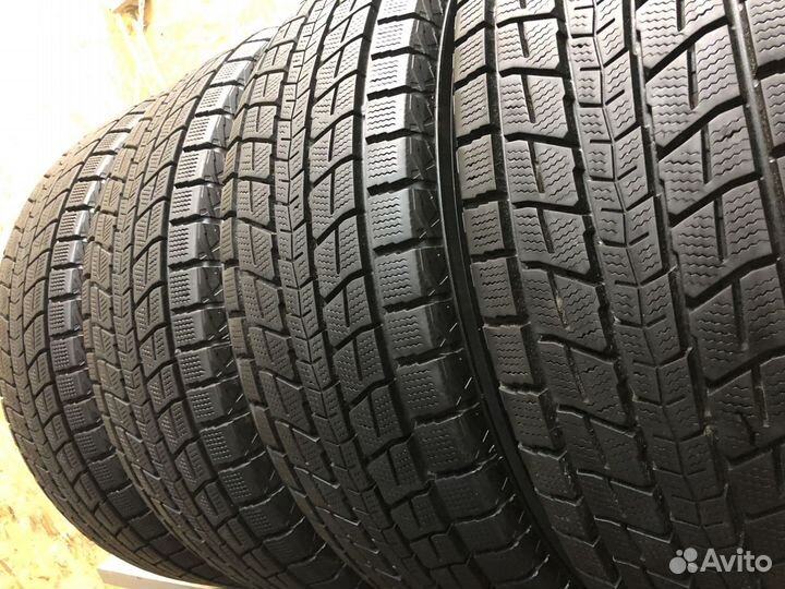 Dunlop Winter Maxx SJ8 235/65 R18