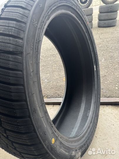 Grenlander IceHawke 1 255/40 R20 101V