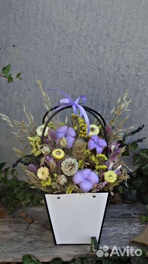 Букет сухоцветы корзина