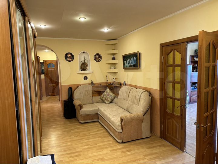 3-к. квартира, 110 м², 14/14 эт.