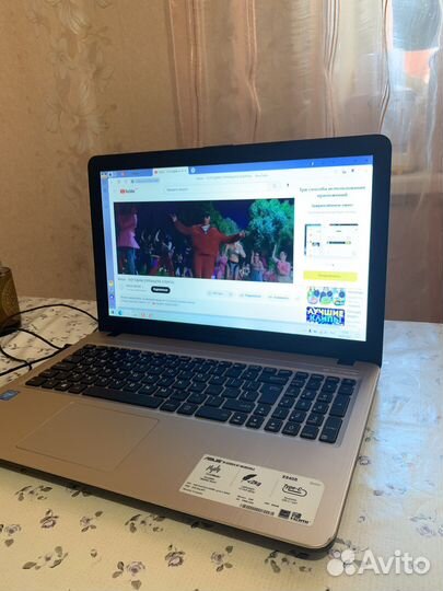 Ноутбук asus ssd 128/как новый