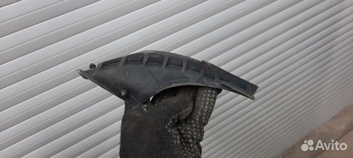 Накладка жабо Л. Lexus Rx400H/2007