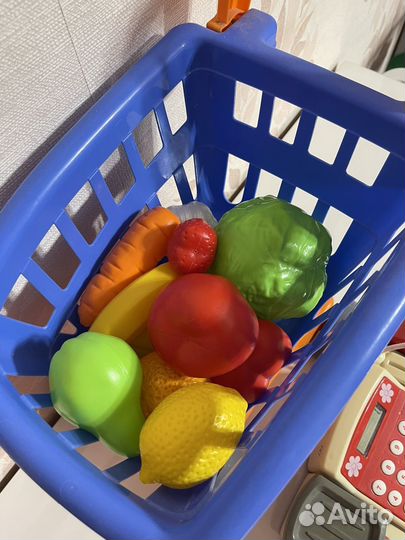 Тележка с фруктами и касса игрушечная
