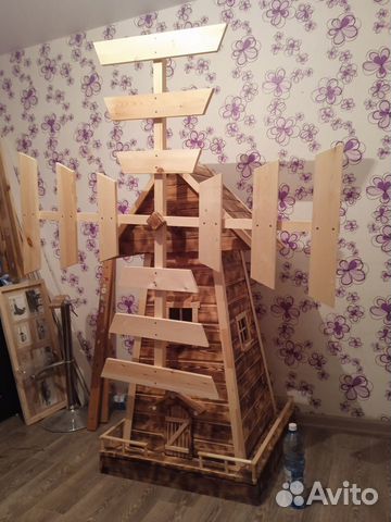 Деревянная мельница для сада